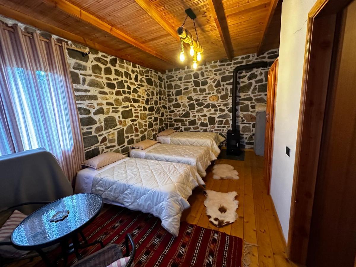 Ballkon Turi Tiranë Luaran gambar